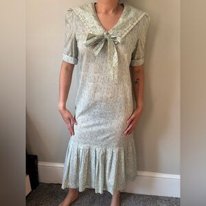 Vintage 70s Cottagecore Green White Fairy Garden Floral Prairie Maxi Dress Small